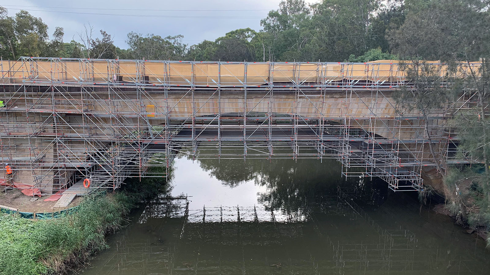 Cantilever Scaffolding on Landsdowne Bridge by Caledonia Scaffolding