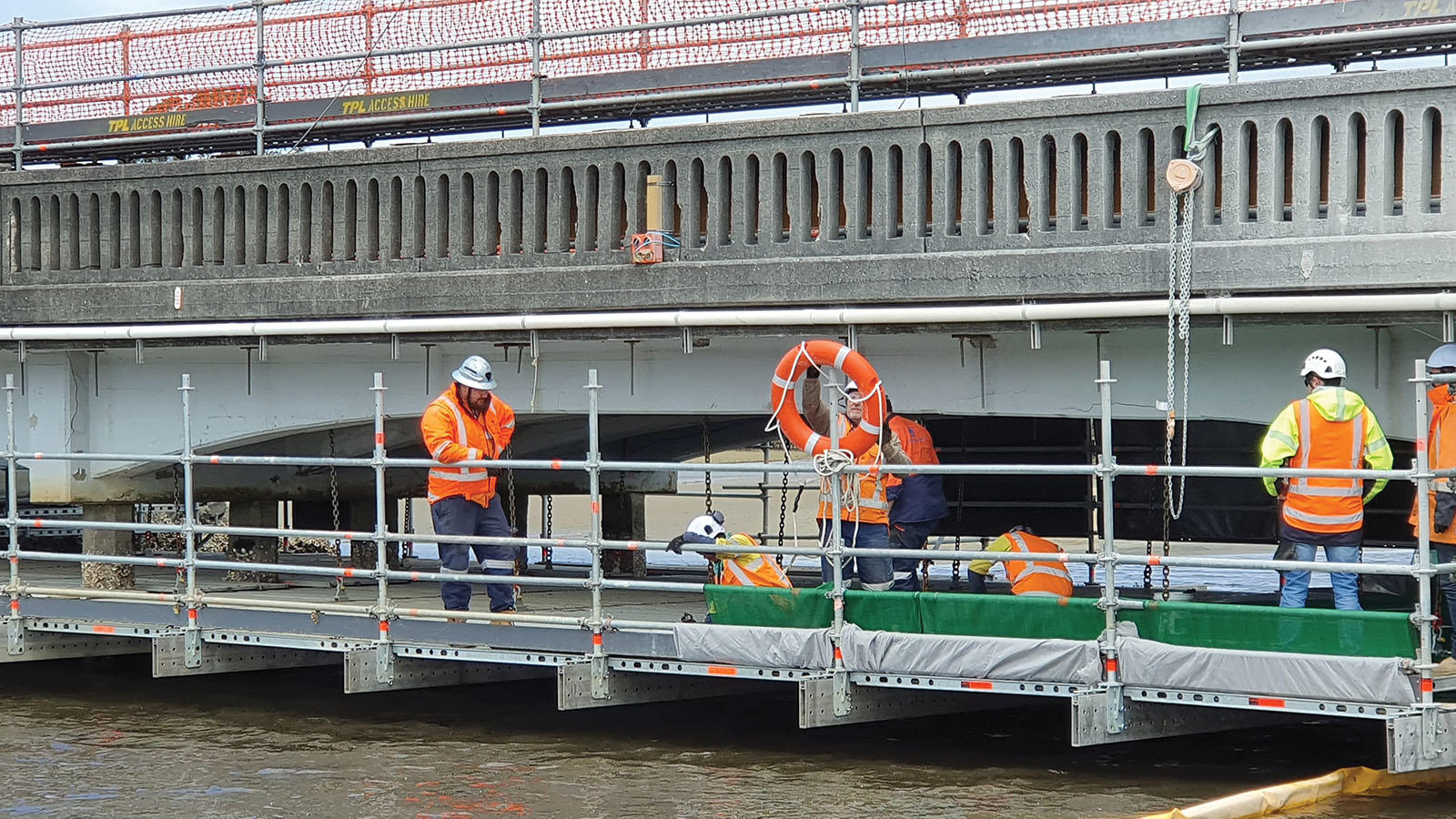 FlexBeam provides access on low clearance bridge maintenance