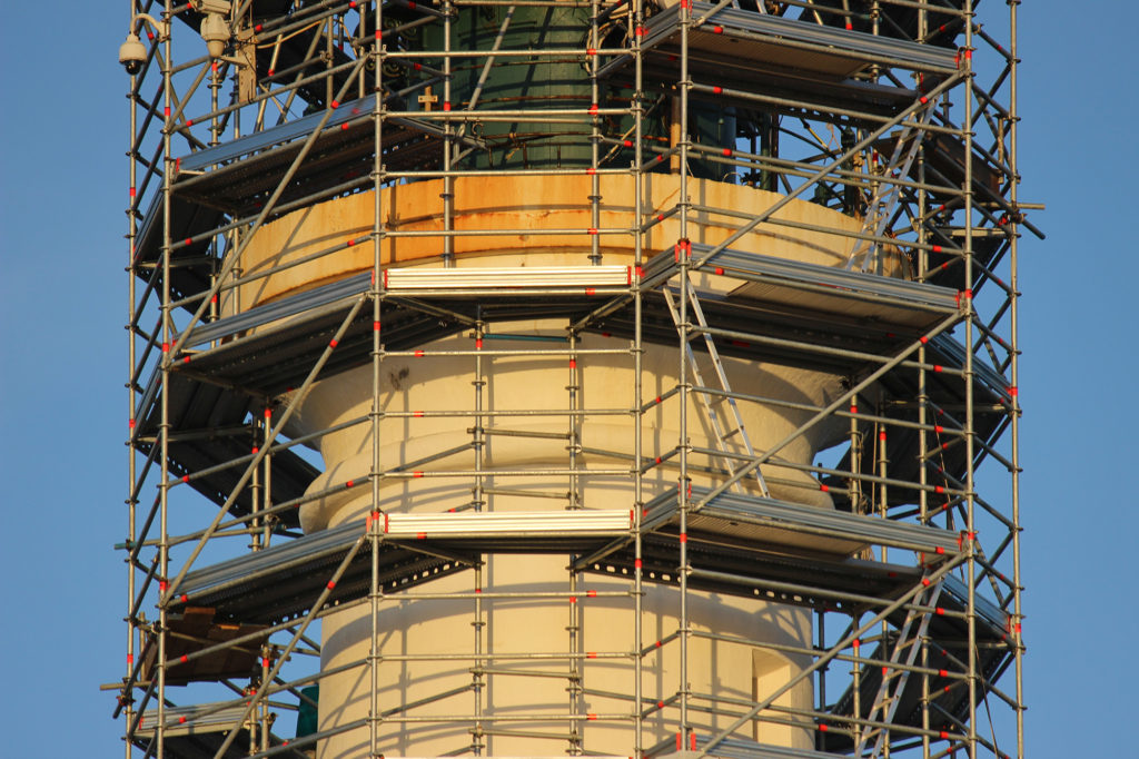 Layher Allround Scaffolding snugly fits around circular lighthouse