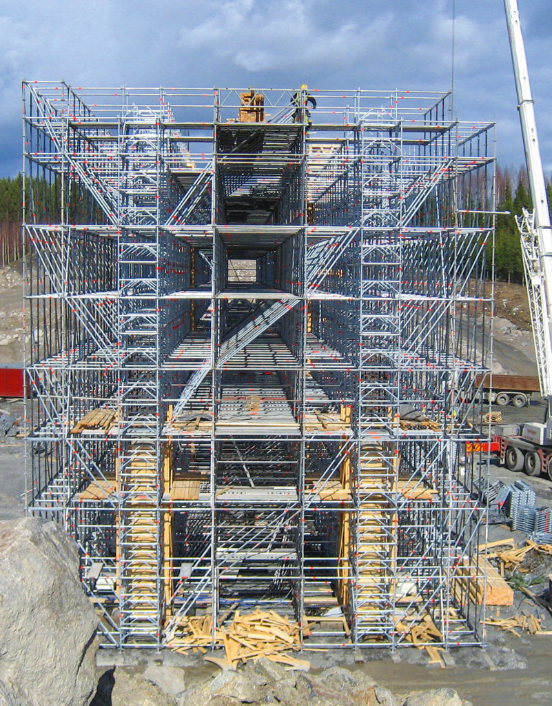 Allround Shoring TG 60 seamlessly integrates with Allround Scaffolding